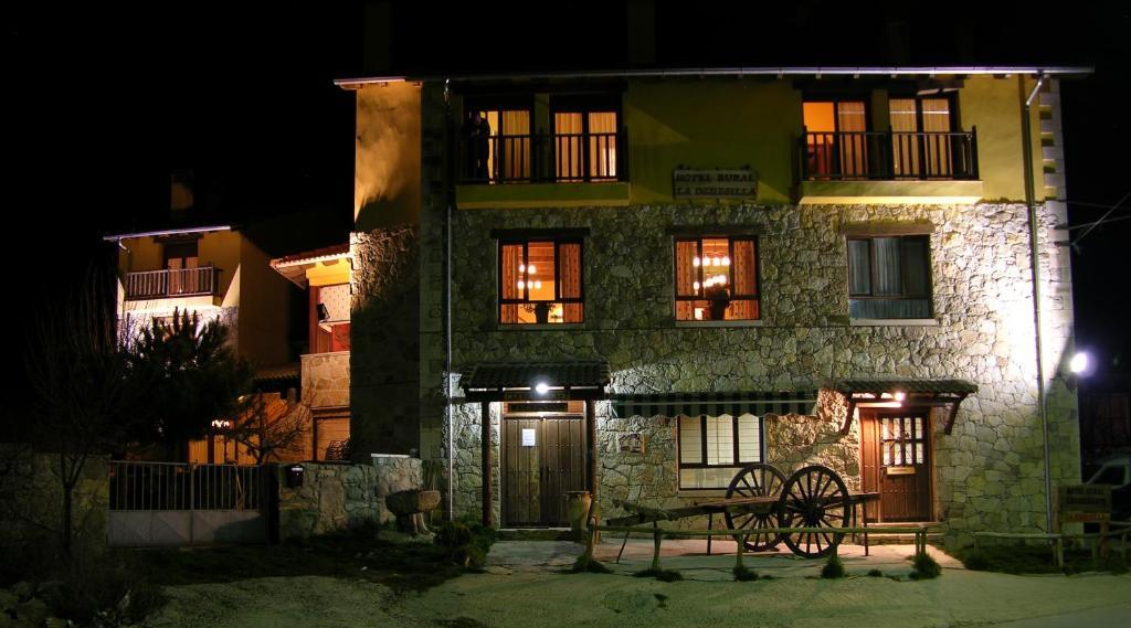 Hotel Rural La Dehesilla Barajas de Gredos Exterior foto